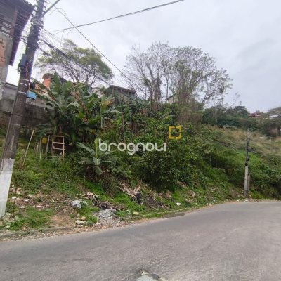 Terreno com 480m², no bairro Saco Grande em Florianópolis