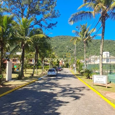 27826 com 453m², no bairro Cachoeira do Bom Jesus em Florianópolis