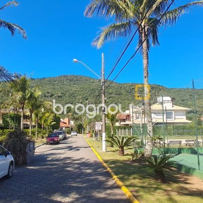 27826 com 453m², no bairro Cachoeira do Bom Jesus em Florianópolis
