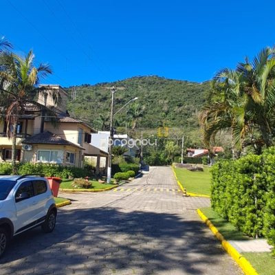 27826 com 453m², no bairro Cachoeira do Bom Jesus em Florianópolis
