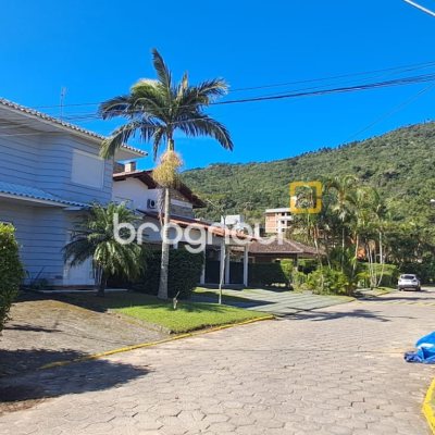 27826 com 453m², no bairro Cachoeira do Bom Jesus em Florianópolis