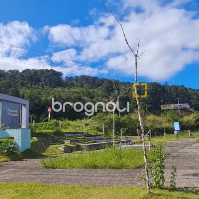Terreno com 444m², no bairro Canasvieiras em Florianópolis