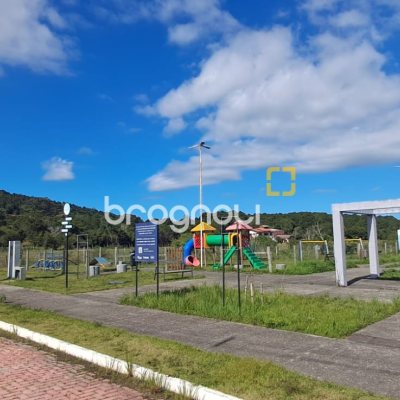 Terreno com 444m², no bairro Canasvieiras em Florianópolis