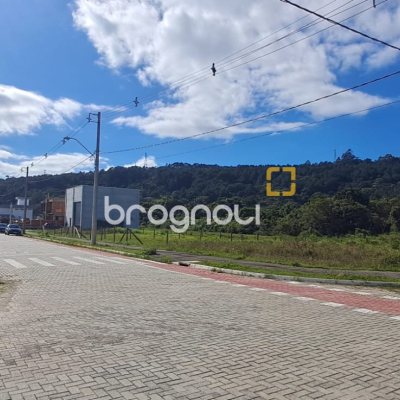 Terreno com 444m², no bairro Canasvieiras em Florianópolis