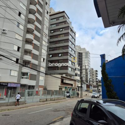 Sala com 48m², 1 garagem, no bairro Centro em Florianópolis