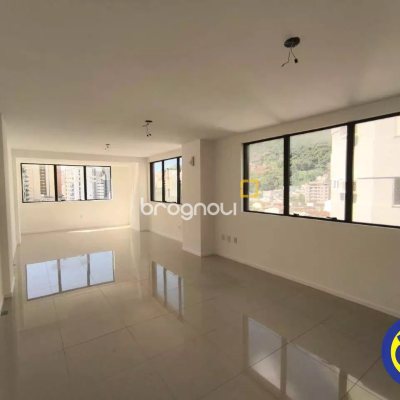 Sala com 48m², 1 garagem, no bairro Centro em Florianópolis