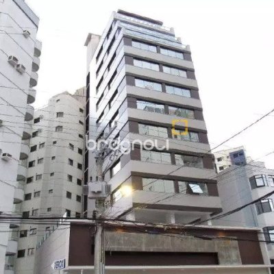 Sala com 48m², 1 garagem, no bairro Centro em Florianópolis
