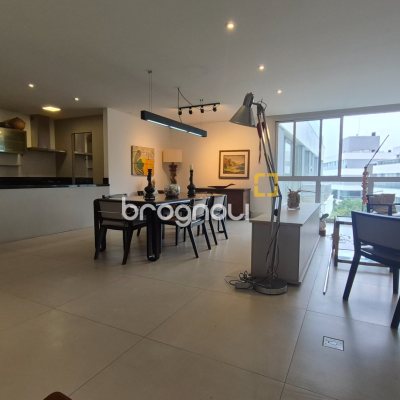 Apartamento com 186m², 3 quartos (sendo 3 suítes), 2 garagens, no bairro Jurerê Internacional em Florianópolis