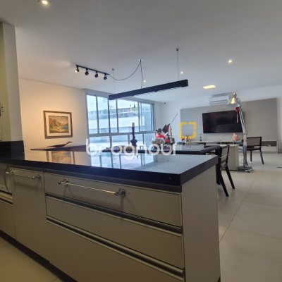 Apartamento com 186m², 3 quartos (sendo 3 suítes), 2 garagens, no bairro Jurerê Internacional em Florianópolis