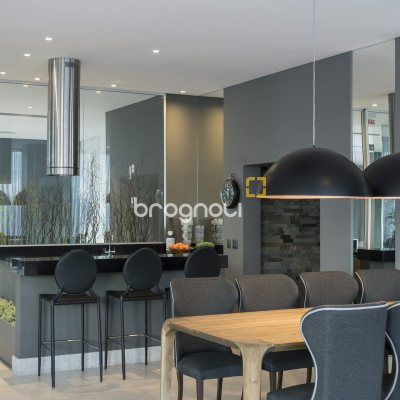 Apartamento com 186m², 3 quartos (sendo 3 suítes), 2 garagens, no bairro Jurerê Internacional em Florianópolis