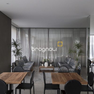 Apartamento com 186m², 3 quartos (sendo 3 suítes), 2 garagens, no bairro Jurerê Internacional em Florianópolis
