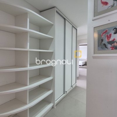 Apartamento com 186m², 3 quartos (sendo 3 suítes), 2 garagens, no bairro Jurerê Internacional em Florianópolis
