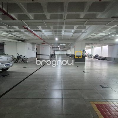 Apartamento com 186m², 3 quartos (sendo 3 suítes), 2 garagens, no bairro Jurerê Internacional em Florianópolis