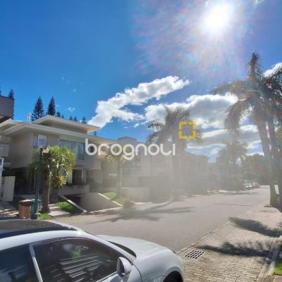 Terreno com 450m², no bairro Jurerê em Florianópolis