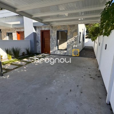 Casa com 48m², 2 quartos (sendo 1 suíte), 1 garagem, no bairro São João do Rio Vermelho em Florianópolis