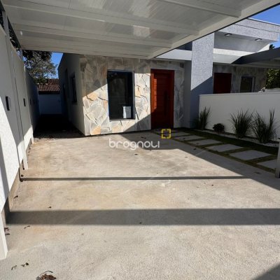 Casa com 48m², 2 quartos (sendo 1 suíte), 1 garagem, no bairro São João do Rio Vermelho em Florianópolis