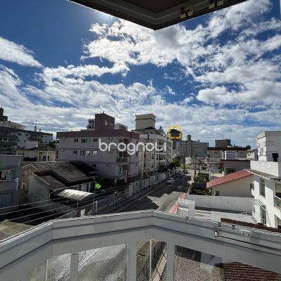 Apartamento com 68m², 2 quartos (sendo 1 suíte), 1 garagem, no bairro Pagani em Palhoça