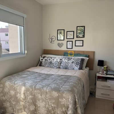 Apartamento com 68m², 2 quartos (sendo 1 suíte), 1 garagem, no bairro Pagani em Palhoça