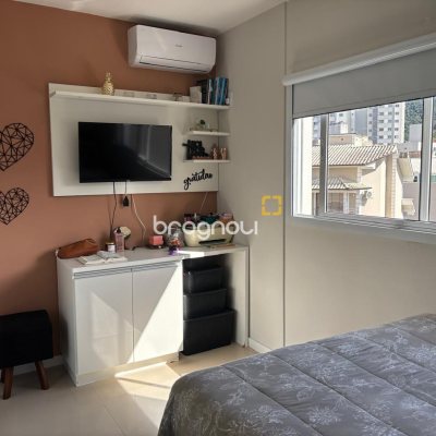 Apartamento com 68m², 2 quartos (sendo 1 suíte), 1 garagem, no bairro Pagani em Palhoça