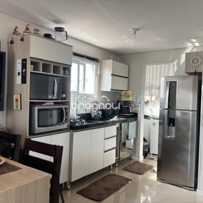 Apartamento com 68m², 2 quartos (sendo 1 suíte), 1 garagem, no bairro Pagani em Palhoça