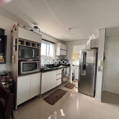 Apartamento com 68m², 2 quartos (sendo 1 suíte), 1 garagem, no bairro Pagani em Palhoça