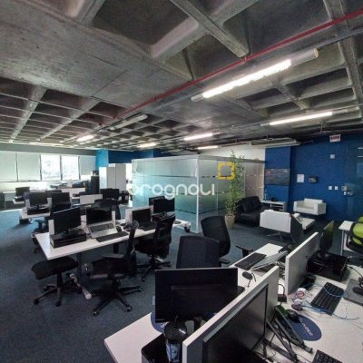 Sala com 167m², 2 garagens, no bairro João Paulo em Florianópolis