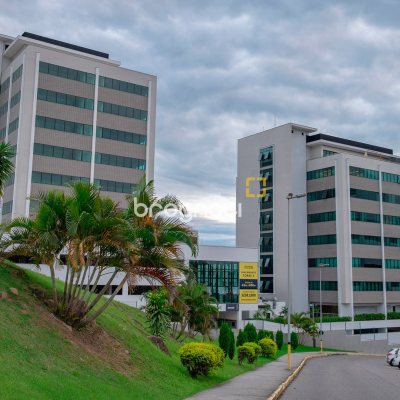 Sala com 167m², 2 garagens, no bairro João Paulo em Florianópolis