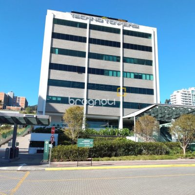 Sala com 167m², 2 garagens, no bairro João Paulo em Florianópolis