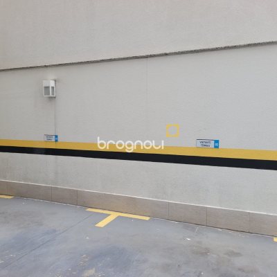 Apartamento com 63m², 2 quartos (sendo 1 suíte), 2 garagens, no bairro Centro em Florianópolis