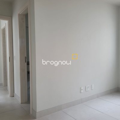 Apartamento com 63m², 2 quartos (sendo 1 suíte), 2 garagens, no bairro Centro em Florianópolis