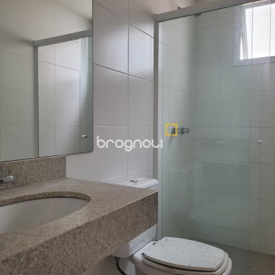 Apartamento com 63m², 2 quartos (sendo 1 suíte), 2 garagens, no bairro Centro em Florianópolis