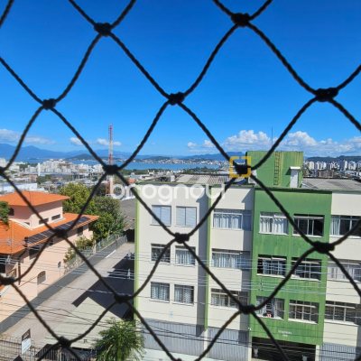 Apartamento com 62m², 2 quartos, 1 garagem, no bairro Capoeiras em Florianópolis