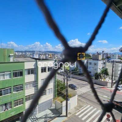 Apartamento com 62m², 2 quartos, 1 garagem, no bairro Capoeiras em Florianópolis