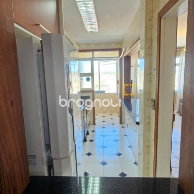 Apartamento com 62m², 2 quartos, 1 garagem, no bairro Capoeiras em Florianópolis