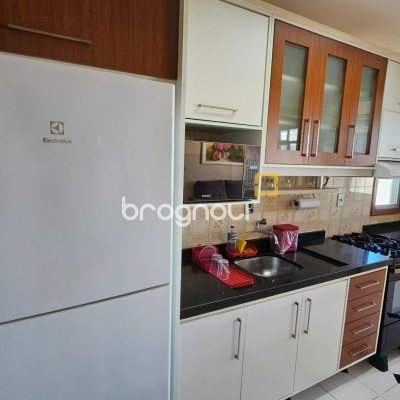 Apartamento com 62m², 2 quartos, 1 garagem, no bairro Capoeiras em Florianópolis