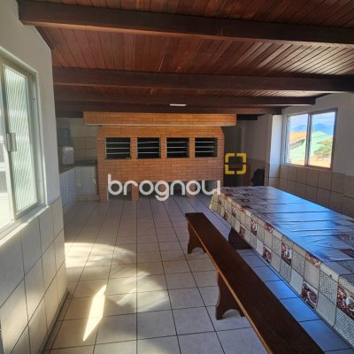 Apartamento com 62m², 2 quartos, 1 garagem, no bairro Capoeiras em Florianópolis