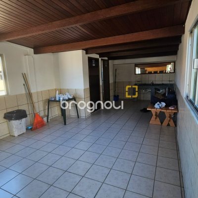 Apartamento com 62m², 2 quartos, 1 garagem, no bairro Capoeiras em Florianópolis