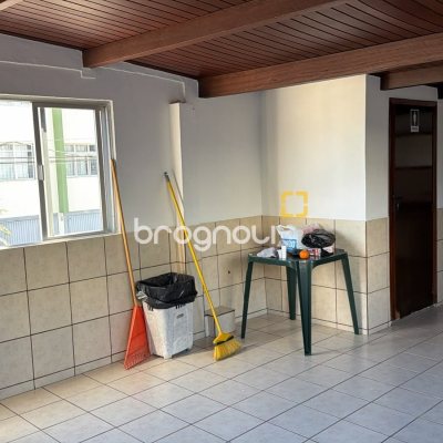 Apartamento com 62m², 2 quartos, 1 garagem, no bairro Capoeiras em Florianópolis