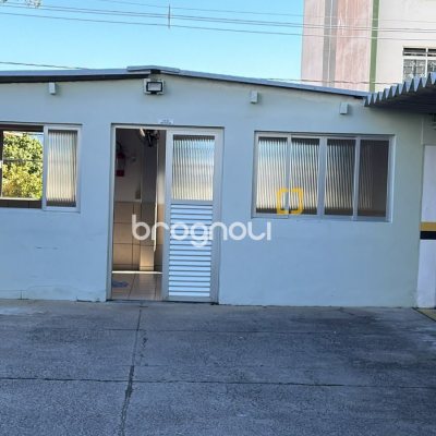Apartamento com 62m², 2 quartos, 1 garagem, no bairro Capoeiras em Florianópolis