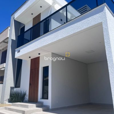 Casa com 148m², 2 quartos (sendo 2 suítes), 2 garagens, no bairro Ingleses em Florianópolis