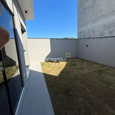 Casa com 148m², 2 quartos (sendo 2 suítes), 2 garagens, no bairro Ingleses em Florianópolis
