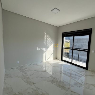 Casa com 148m², 2 quartos (sendo 2 suítes), 2 garagens, no bairro Ingleses em Florianópolis