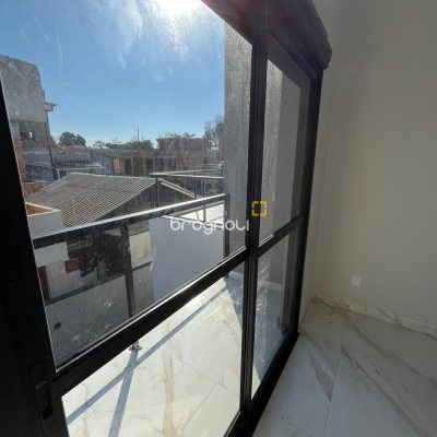 Casa com 148m², 2 quartos (sendo 2 suítes), 2 garagens, no bairro Ingleses em Florianópolis