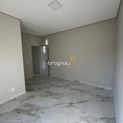 Casa com 148m², 2 quartos (sendo 2 suítes), 2 garagens, no bairro Ingleses em Florianópolis