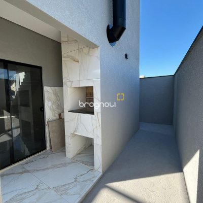 Casa com 148m², 2 quartos (sendo 2 suítes), 2 garagens, no bairro Ingleses em Florianópolis