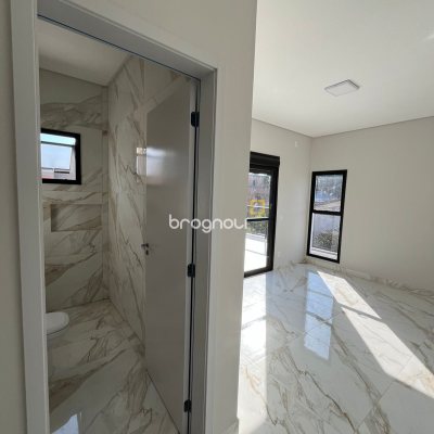 Casa com 148m², 2 quartos (sendo 2 suítes), 2 garagens, no bairro Ingleses em Florianópolis