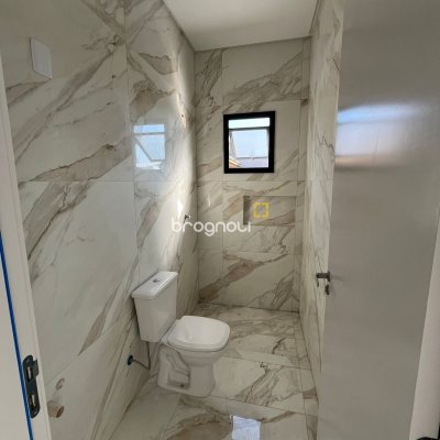 Casa com 148m², 2 quartos (sendo 2 suítes), 2 garagens, no bairro Ingleses em Florianópolis