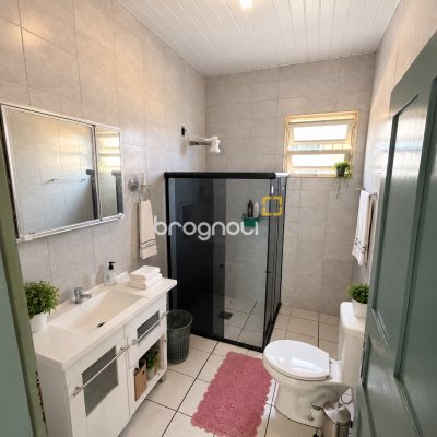 Casa com 400m², 2 quartos, 2 garagens, no bairro Balneário em Florianópolis