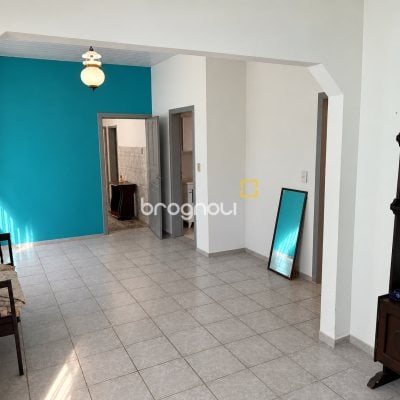 Casa com 400m², 2 quartos, 2 garagens, no bairro Balneário em Florianópolis