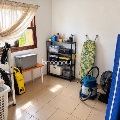 Casa com 400m², 2 quartos, 2 garagens, no bairro Balneário em Florianópolis
